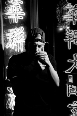 Perturbator v Akropoli